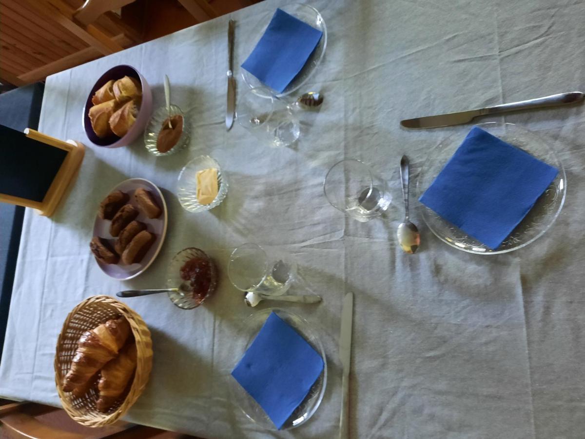 Chambres Et Table D'Hotes Ancienne Poterie Saint-Martin-des-Champs  外观 照片